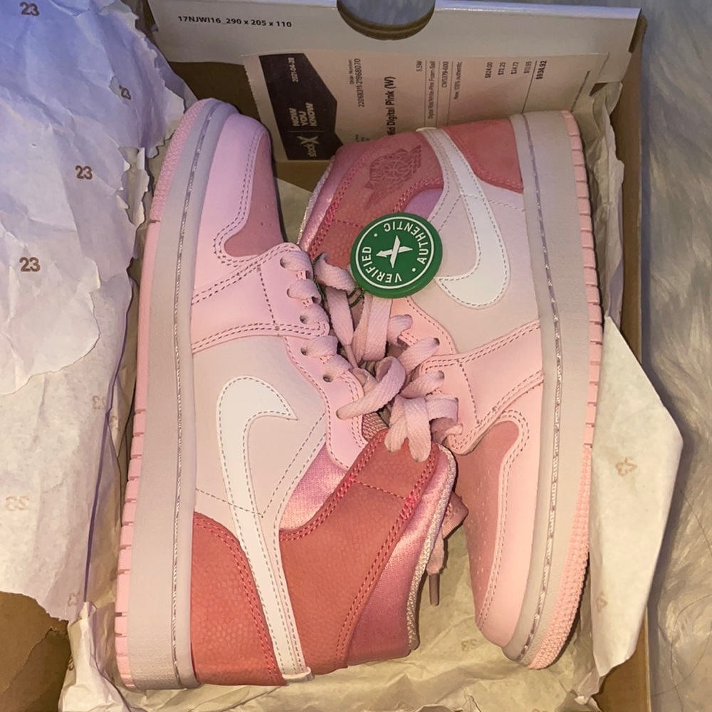 Jordan 1 Mid Digital Pink (W)